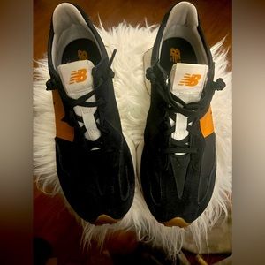 New Balance size7 tennis shoes, black/tan